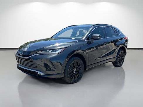 Used 2023 Toyota Venza Nightshade AWD/4WD image 7