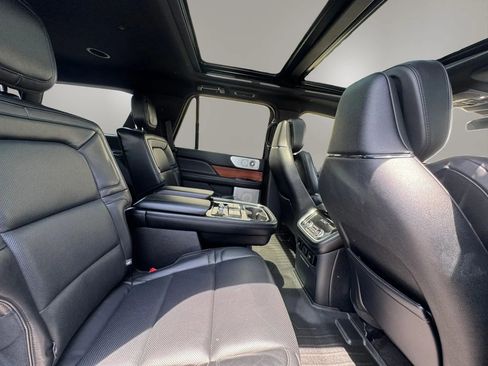 Used 2019 Lincoln Navigator Reserve w/ Cargo Package AWD/4WD image 15
