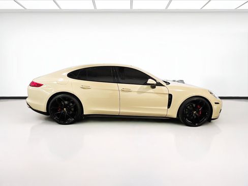 Used 2018 Porsche Panamera 4 w/ Premium Package AWD/4WD image 26