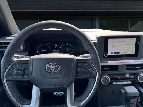 Used 2025 Toyota Tacoma TRD Sport image 3