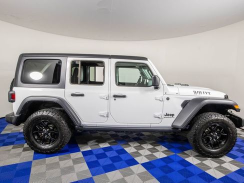 Used 2024 Jeep Wrangler Unlimited Sport AWD/4WD image 4