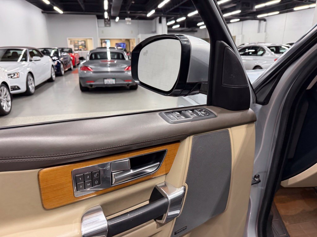 Used 2016 Land Rover LR4 HSE LUX AWD/4WD image 23