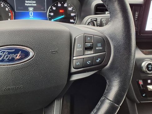 Used 2020 Ford Explorer XLT w/ Comfort Package image 16