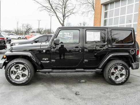 Used 2018 Jeep Wrangler Unlimited Sahara image 36
