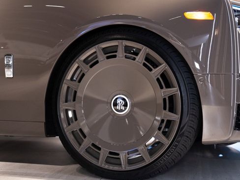 Used 2026 Rolls-Royce Phantom Sedan image 11