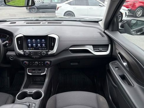 Used 2024 GMC Terrain SLE w/ Driver Convenience Package FWD image 24