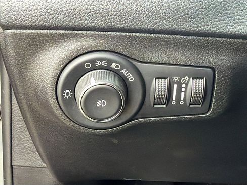 Used 2019 Jeep Compass Limited w/ Advanced Safety Group image 34