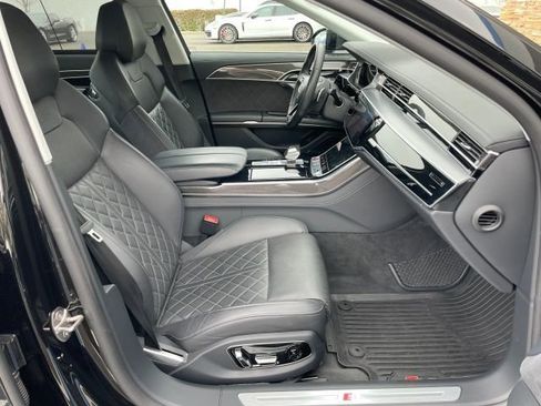 Used 2023 Audi S8 AWD/4WD image 41
