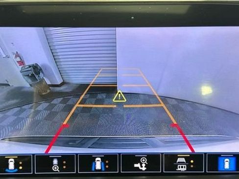 Used 2021 Chevrolet Suburban Z71 w/ Z71 Off-Road Package image 20