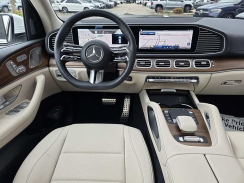 Certified 2025 Mercedes-Benz GLS 450 4MATIC image 9