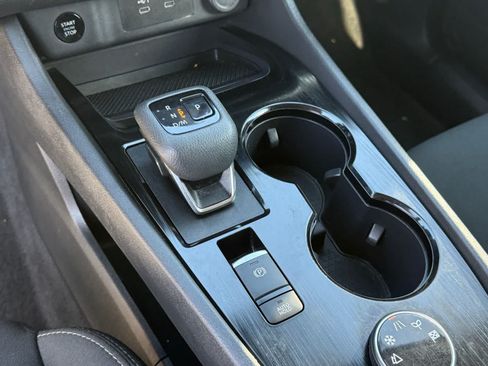 Used 2024 Nissan Rogue S AWD/4WD image 25
