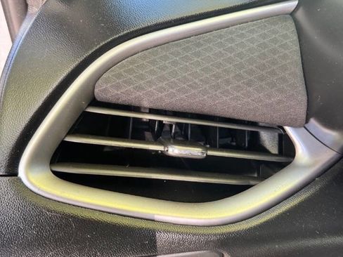 Used 2021 Chevrolet Malibu RS image 29