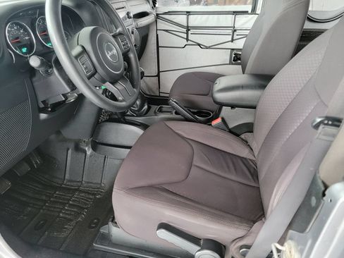 Used 2013 Jeep Wrangler Sport AWD/4WD image 11