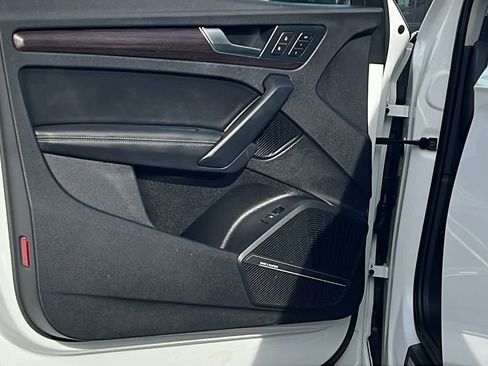 Used 2021 Audi Q5 Premium Plus w/ Premium Plus Package image 23