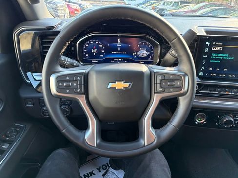 Used 2024 Chevrolet Silverado 1500 LT AWD/4WD image 19