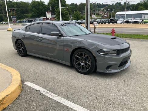 Used 2018 Dodge Charger R/T Scat Pack RWD image 3