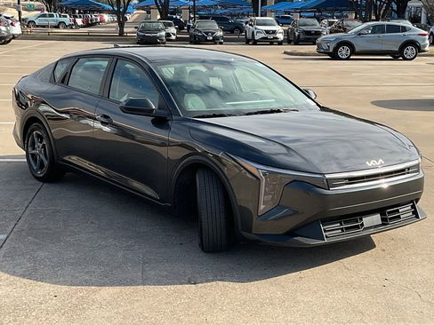 Used 2025 Kia K4 LXS image 4