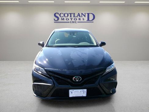 Used 2024 Toyota Camry SE FWD image 3