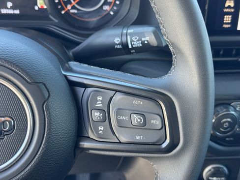 Used 2026 Jeep Gladiator Rubicon AWD/4WD image 19