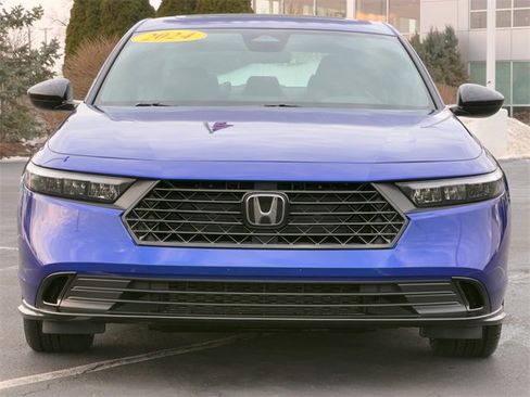 Used 2024 Honda Accord Sport image 9