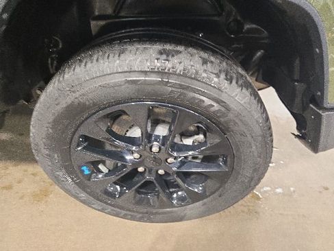 Used 2023 Jeep Wrangler Unlimited Sahara w/ Cold Weather Group AWD/4WD image 11