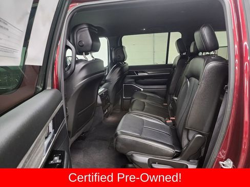 Certified 2024 Jeep Wagoneer L Series III w/ Flexible Seating Group AWD/4WD image 25