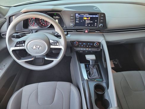 Certified 2023 Hyundai Elantra SEL FWD image 18