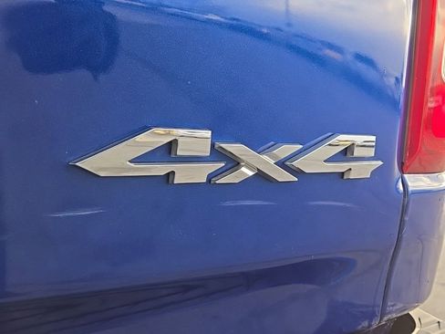 Used 2019 RAM 1500 Laramie image 12