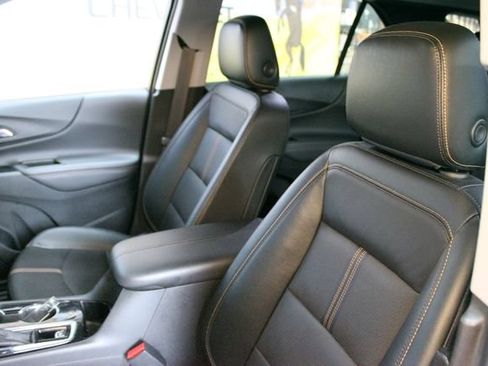 Used 2023 Chevrolet Equinox Premier AWD/4WD image 22