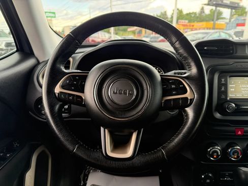 Used 2016 Jeep Renegade Latitude AWD/4WD image 24