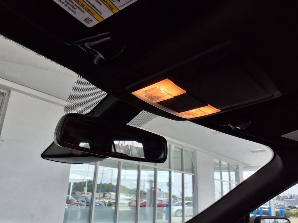 Used 2018 Ford Explorer Limited w/ Ford Safe & Smart Package FWD image 30