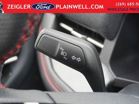 Used 2025 Ford Explorer ST-Line w/ ST-Line Street Pack image 28