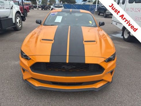 Used 2018 Ford Mustang Coupe RWD image 5