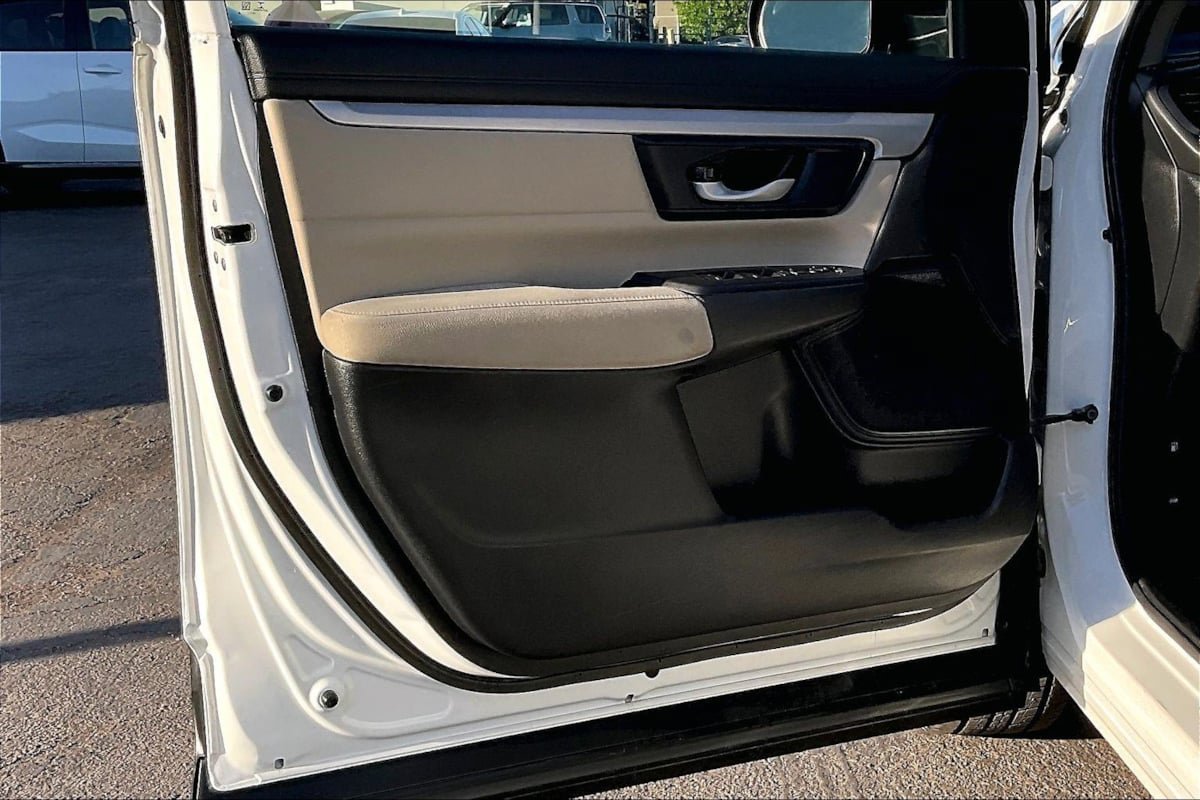 Used 2018 Honda CR-V LX image 16