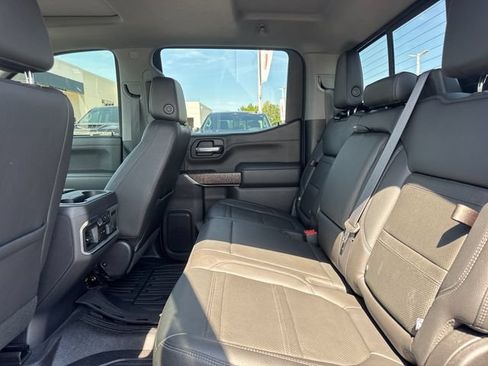 Used 2021 GMC Sierra 1500 Denali w/ Denali Ultimate Package AWD/4WD image 11