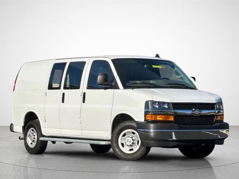 Used 2024 Chevrolet Express 2500 w/ Driver Convenience Package image 2