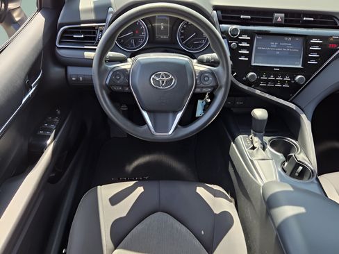 Used 2020 Toyota Camry LE FWD image 11