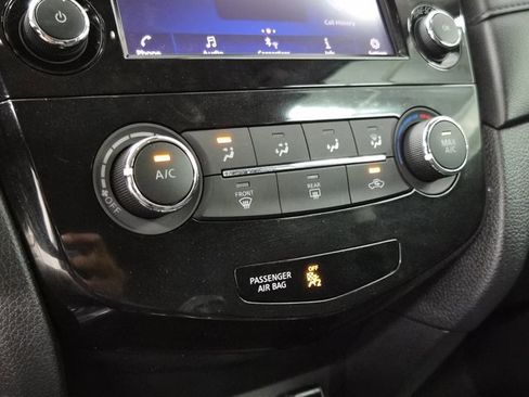 Certified 2020 Nissan Rogue S image 29