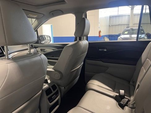 Used 2018 Honda Pilot EX-L image 18