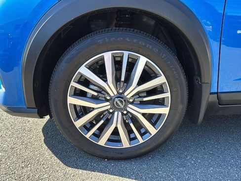 Used 2024 Nissan Kicks SV image 9