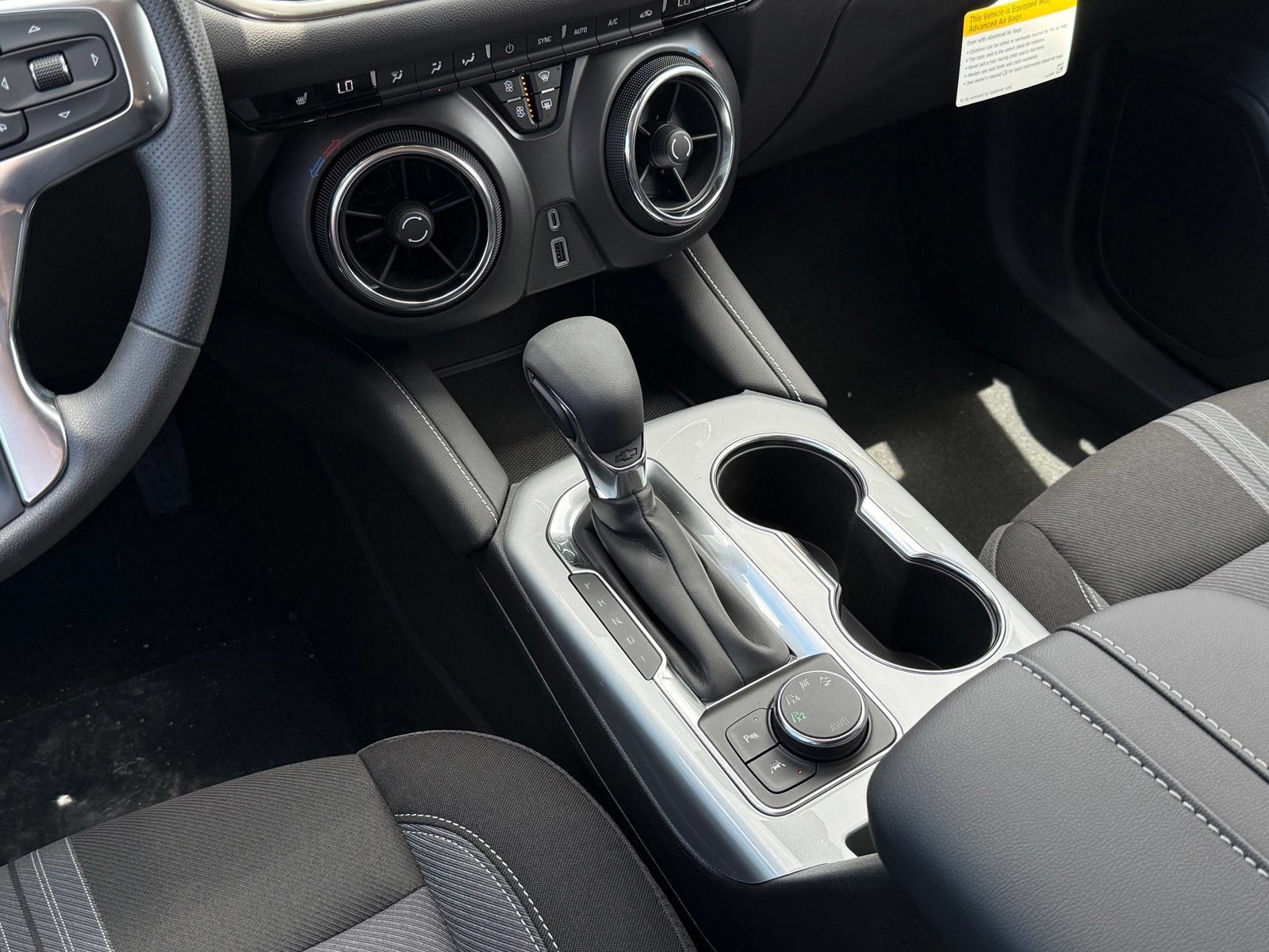New 2026 Chevrolet Blazer LT w/ Midnight/Sport Edition AWD/4WD image 17