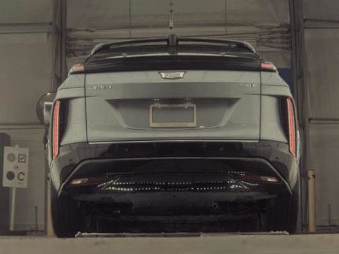 Used 2024 Cadillac Lyriq Tech RWD image 9