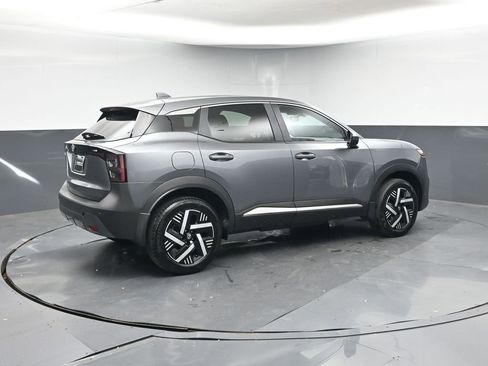 Used 2025 Nissan Kicks SV image 5