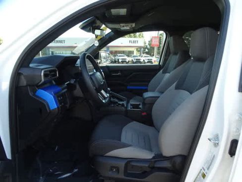 Used 2025 Toyota Tacoma TRD Off-Road image 18