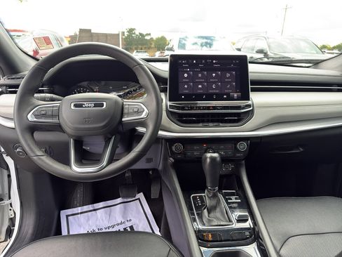 Used 2023 Jeep Compass Limited image 26