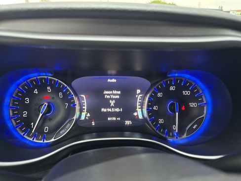 Used 2018 Chrysler Pacifica Limited w/ Advanced Safetytec Group FWD image 21