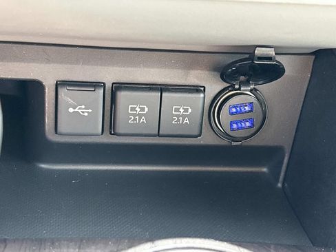 Used 2020 Toyota Highlander Limited AWD/4WD image 40