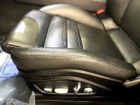 Used 2017 Porsche Panamera image 10