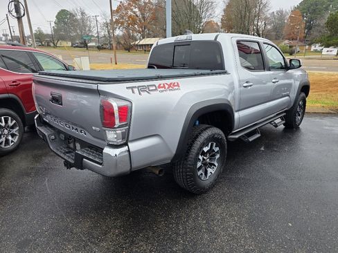 Used 2020 Toyota Tacoma TRD Off-Road image 3