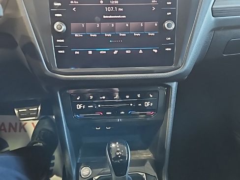 Used 2024 Volkswagen Tiguan SEL R-Line image 31